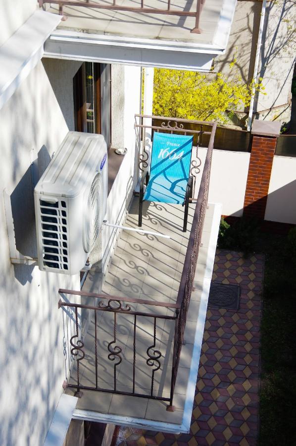 Chiernomorskie Apartamenty Odessa Extérieur photo
